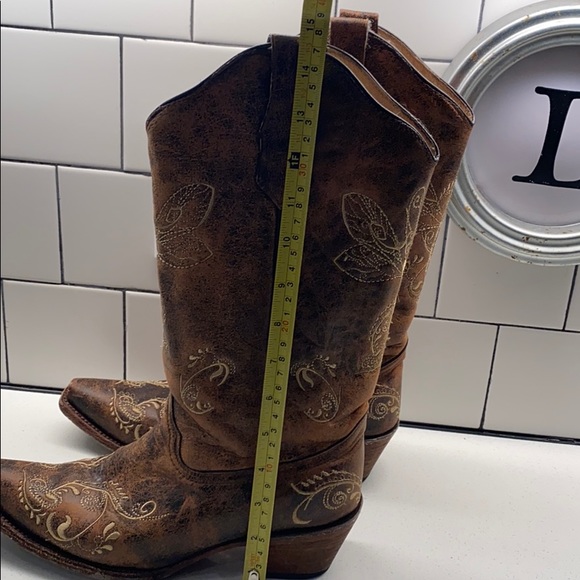 CIRCLE G- EMBROIDERED COWGIRL BOOTS - SQUARE TOE - Picture 13 of 15
